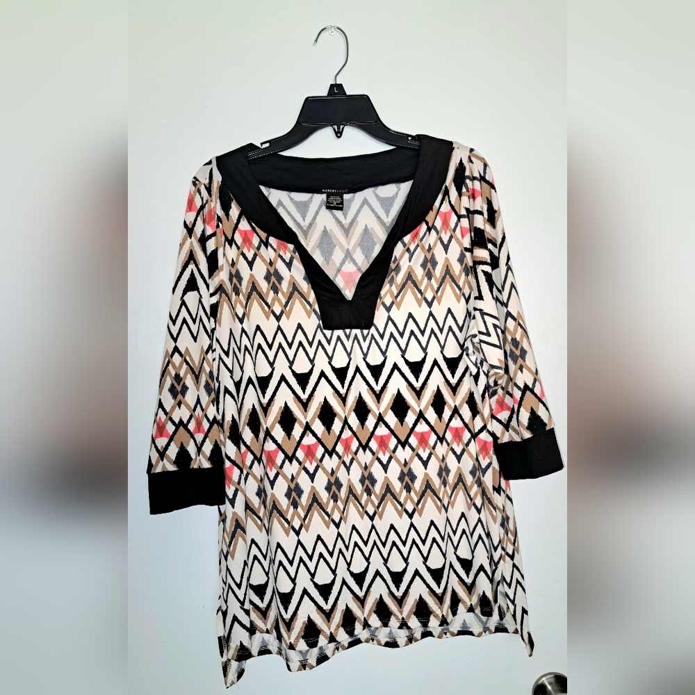 Robert Louis Black and White Geometric Tunic